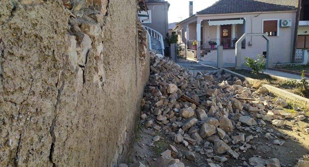 Αγοραστός: Να μην εφαρμοστούν από αύριο τα μέτρα στη Λάρισα λόγω σεισμού